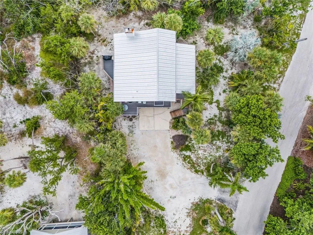 6447 Pine AVE, Sanibel, FL 33957,225062835