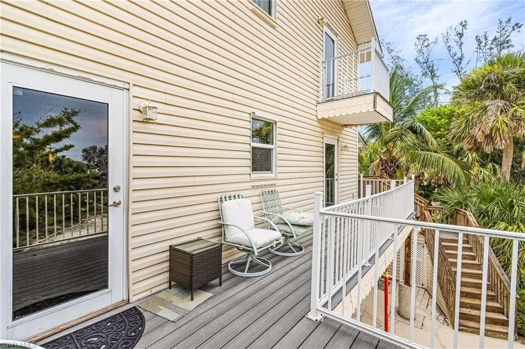 6447 Pine AVE, Sanibel, FL 33957,225062835