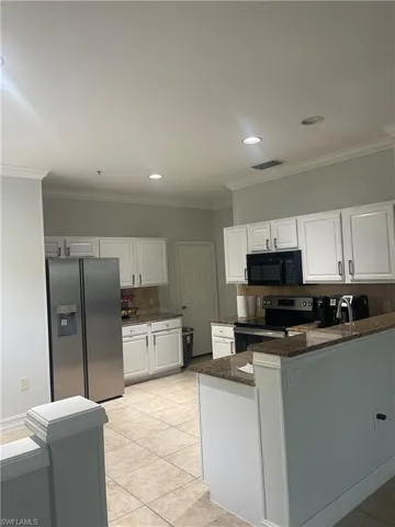 884 Hampton Cir 159, Naples, Florida 34105