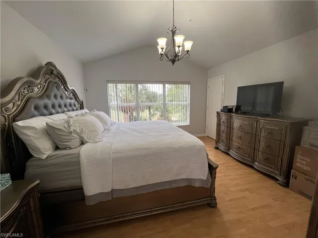 Master Bedroom with Large Walking Closet, wood laminated floors