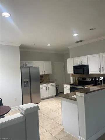 884 Hampton Cir 159, Naples, Florida 34105