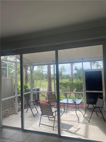 884 Hampton Cir 159, Naples, Florida 34105