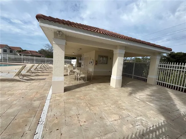 884 Hampton Cir 159, Naples, Florida 34105