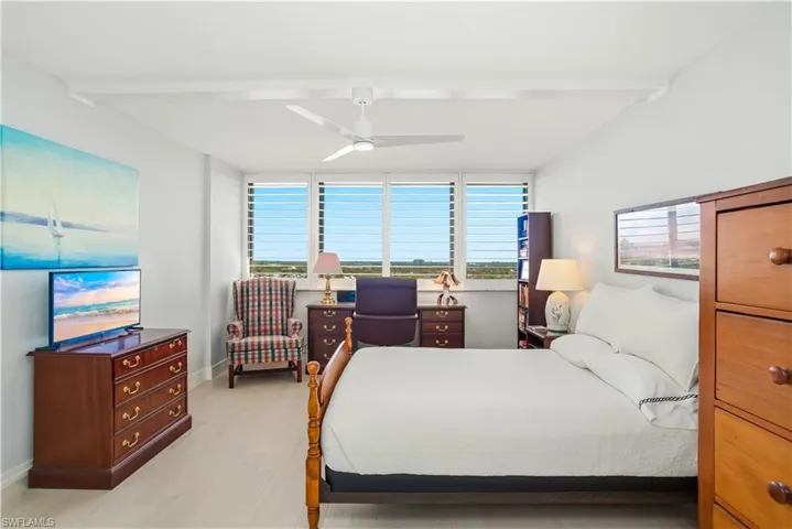 5601  Turtle Bay  DR, Naples, FL 34108