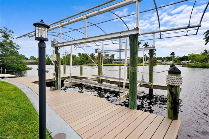 Electric Boat Lift with Canopy and Composite Decking