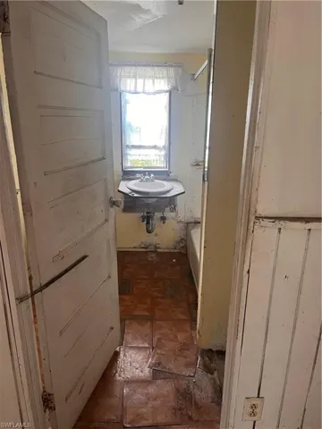 155 Clotilde Ave, Fort Myers, Florida 33905