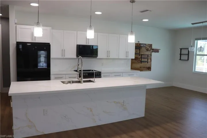 1857 Nw 36th Pl, Cape Coral, Florida 33993