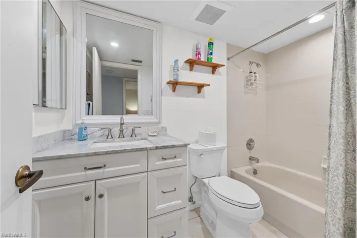 5890 Trailwinds Dr 522, Fort Myers, Florida 33907