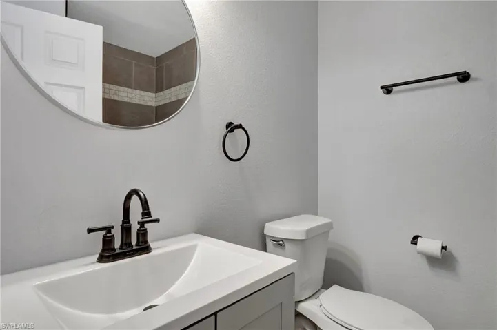 17340  Timber Oak  LN, Fort Myers, FL 33908