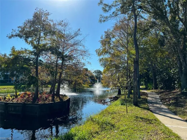 6863 Satinleaf Rd S 101, Naples, Florida 34109
