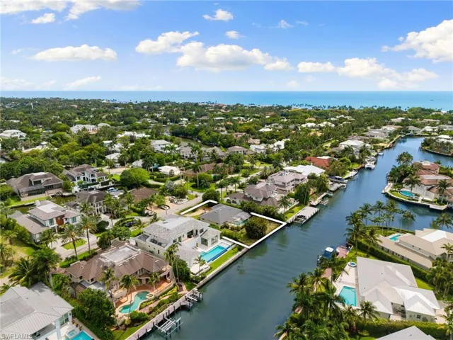 605 21st Ave S, Naples, Florida 34102
