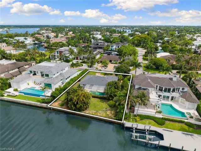 605 21st Ave S, Naples, Florida 34102