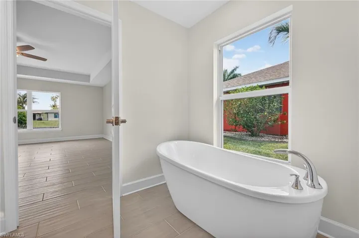 2323 Sw 5th Pl, Cape Coral, Florida 33991