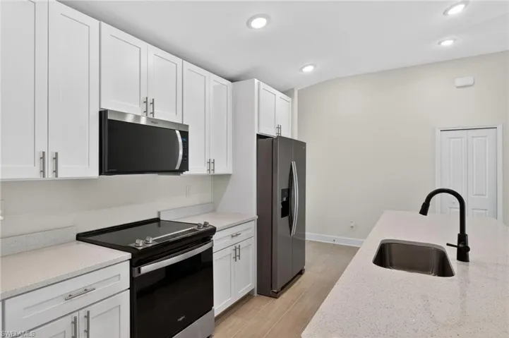2323 Sw 5th Pl, Cape Coral, Florida 33991