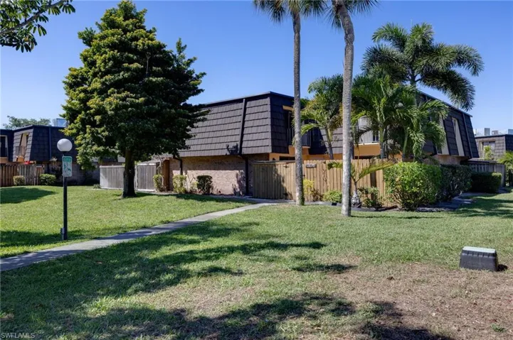 4039 Sandlewood Ln 4, Fort Myers, Florida 33907