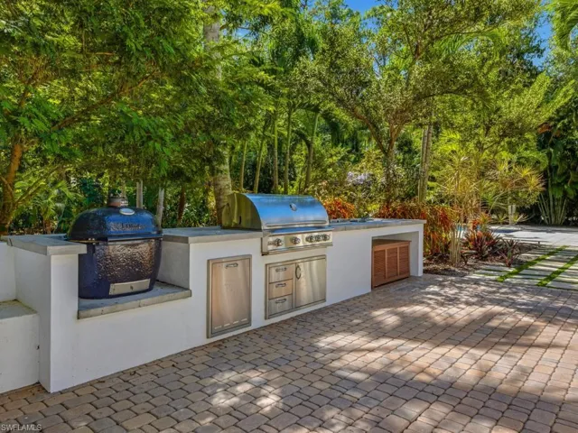 Outdoor Grilling Area
