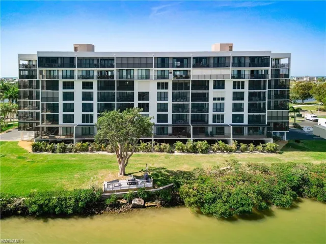 View of apartment building / complex