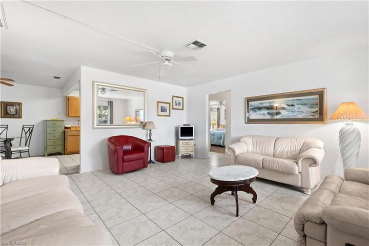1701 SE 21st LN, CAPE CORAL FL 33990