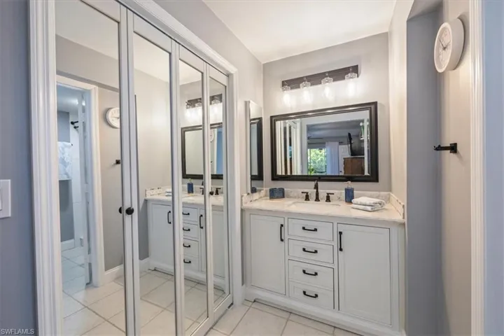 3036  Kings Lake  BLVD, Naples, FL 34112