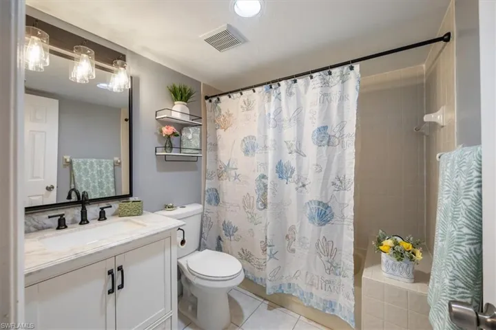 3036  Kings Lake  BLVD, Naples, FL 34112