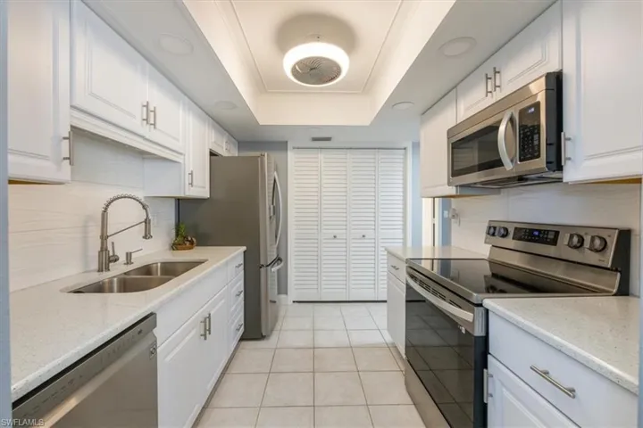 3036  Kings Lake  BLVD, Naples, FL 34112
