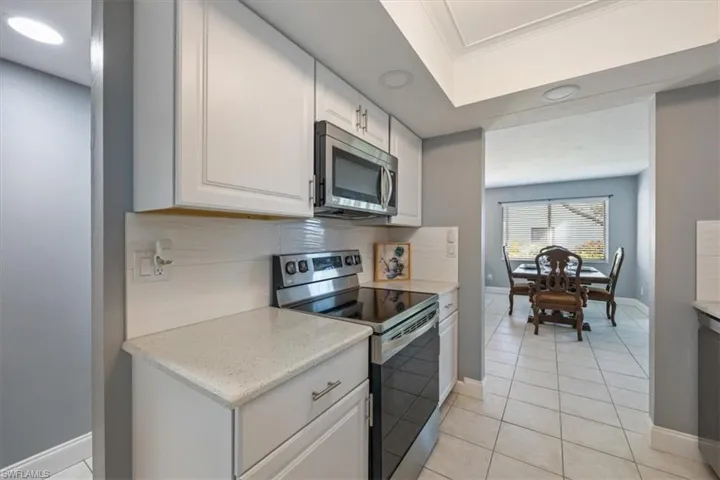 3036  Kings Lake  BLVD, Naples, FL 34112