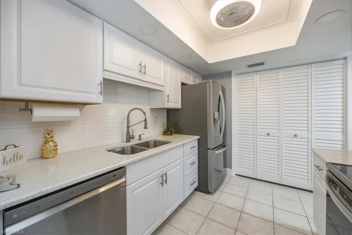 3036  Kings Lake  BLVD, Naples, FL 34112