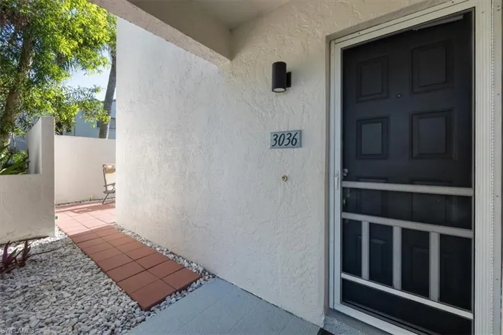 3036  Kings Lake  BLVD, Naples, FL 34112
