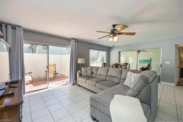 3036  Kings Lake  BLVD, Naples, FL 34112