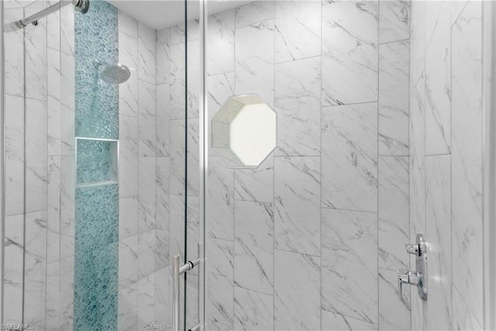 Main bath shower detail