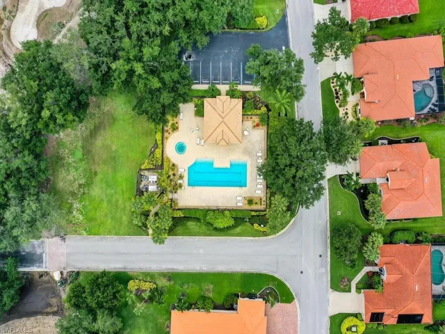 Community Center w/ Pool
