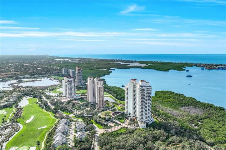 Tavira is a magnificently appointed high-rise luxury residence with an extraordinary culture.