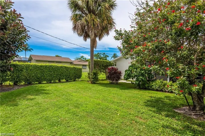 630  95th N AVE, Naples, FL 34108