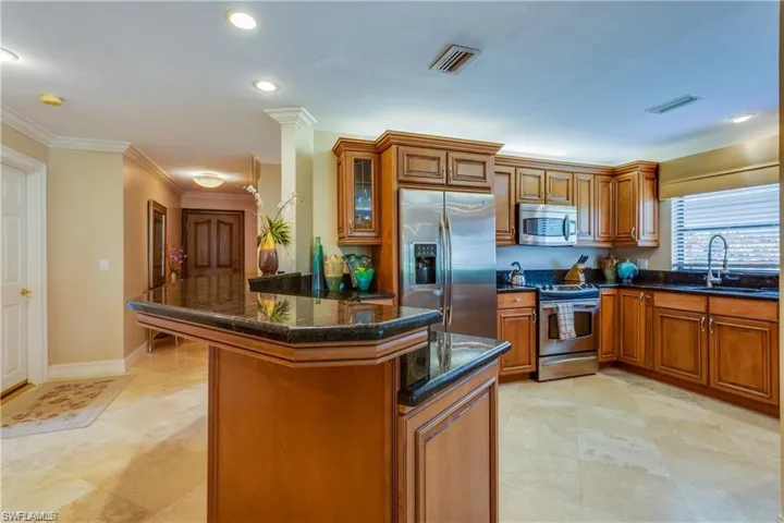 630  95th N AVE, Naples, FL 34108