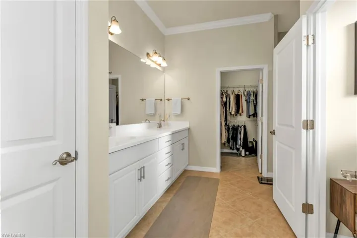 10485  Crooked Creek  DR, Venice, FL 34293