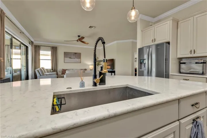 10485  Crooked Creek  DR, Venice, FL 34293