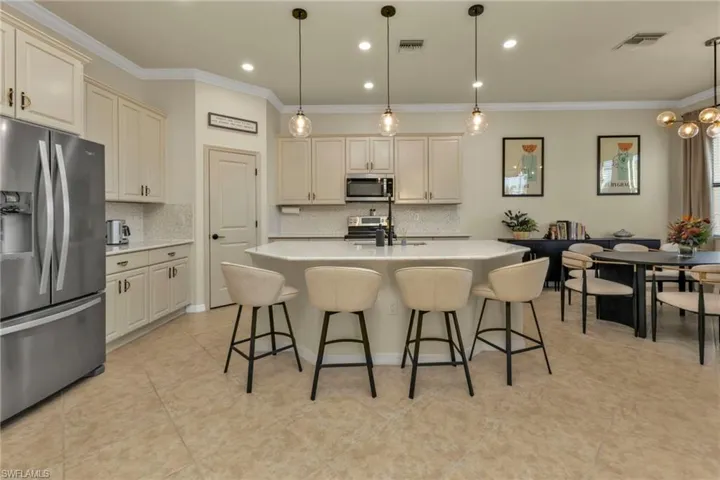 10485  Crooked Creek  DR, Venice, FL 34293