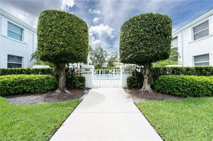 360 10th Ave S B100, Naples, Florida 34102