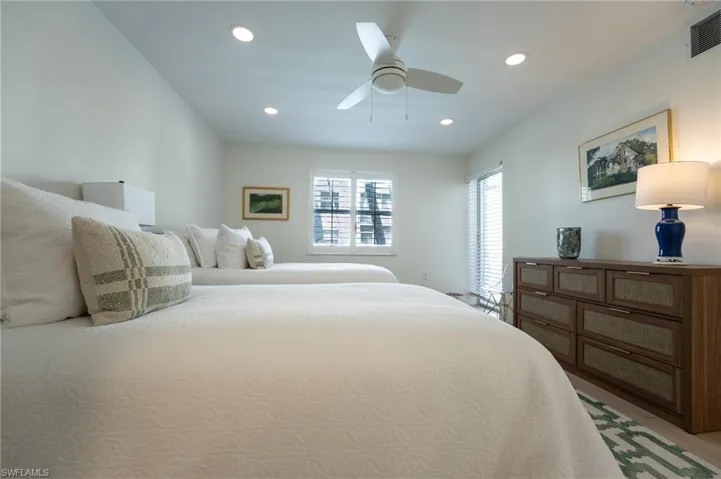 360 10th Ave S B100, Naples, Florida 34102