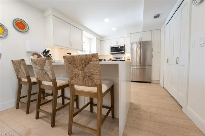 360 10th Ave S B100, Naples, Florida 34102