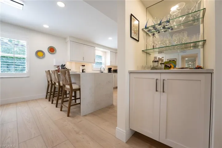 360 10th Ave S B100, Naples, Florida 34102
