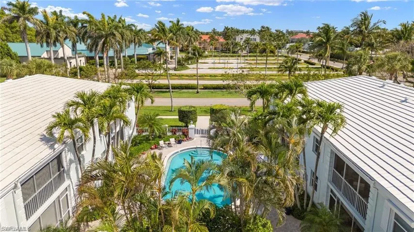 360 10th Ave S B100, Naples, Florida 34102