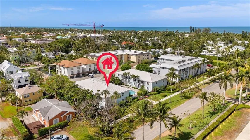 360 10th Ave S B100, Naples, Florida 34102