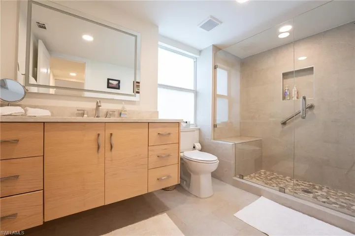 360 10th Ave S B100, Naples, Florida 34102