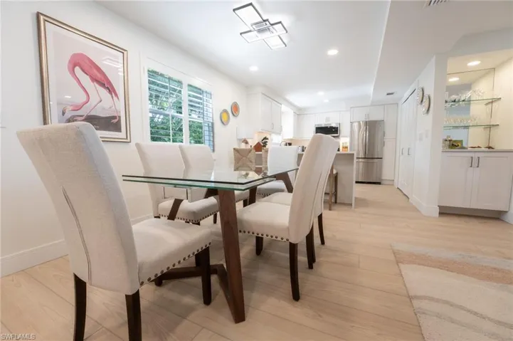 360 10th Ave S B100, Naples, Florida 34102