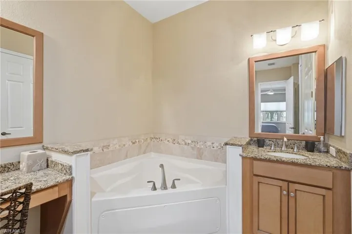 178 Shadroe Cove Cir 903, Cape Coral, Florida 33991
