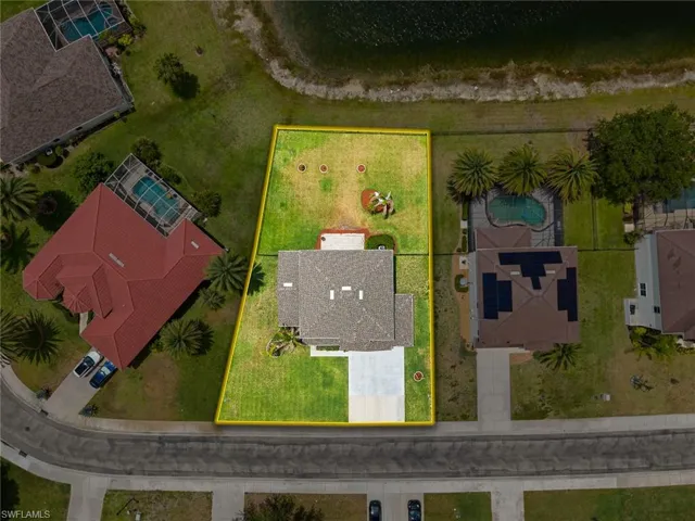 18290  Pine Nut  CT, Lehigh Acres, FL 33972
