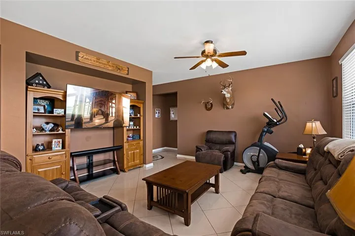 18290  Pine Nut  CT, Lehigh Acres, FL 33972