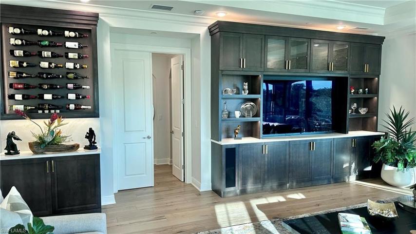 16355 Viansa WAY # 302, NAPLES FL 34110