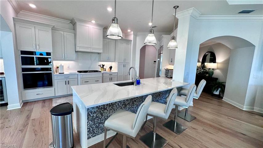 16355 Viansa WAY # 302, NAPLES FL 34110